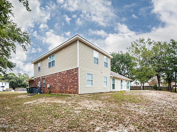 5th image of 2501 Shelby Ln