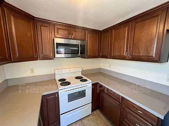 5th image of 1971 E Washington Ave APT 2