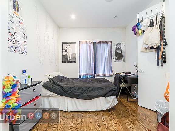 4th image of 110 Manhattan Ave #2F