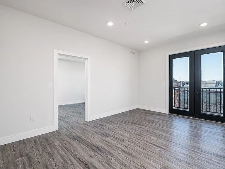 16 Laurel St — Photo 7