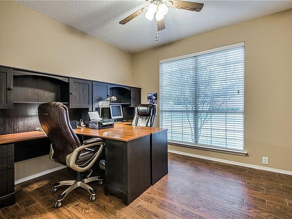 5th image of 315 Waterford Oak Dr