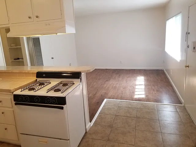 Rancho Mirage Villa Apartments — Photo 27