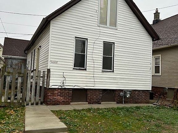 2nd image of 1657 N Arlington Pl #0