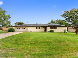 501 Sunrise Dr, Waxahachie, TX 75165