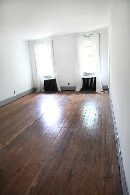 2 bed, 2500 sqft, $3,000 — Photo 3