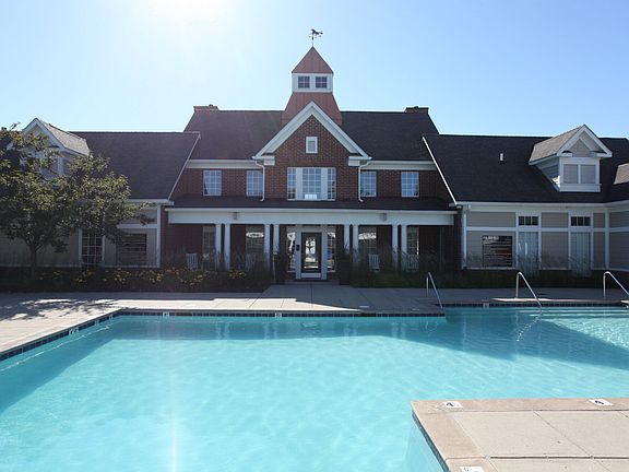 4th image of 11400 Gables Dr #206