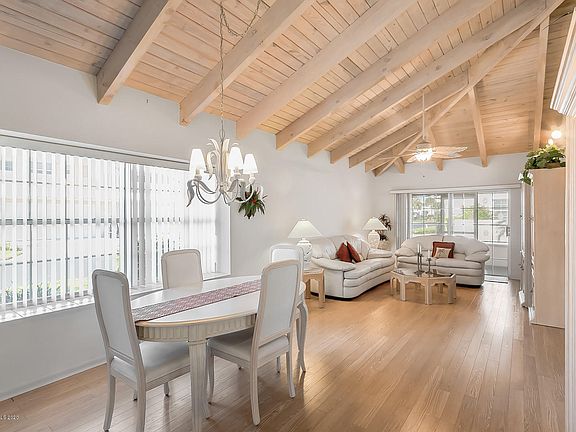 3rd image of 555 Majorca Ct