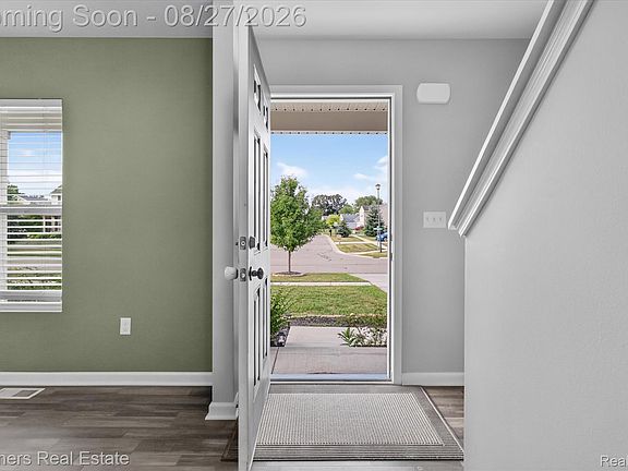 3rd image of 424 Saddlebrook Dr