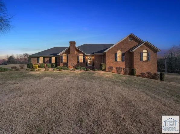 595 Saint Johns Cir, Martinsville, VA 24112