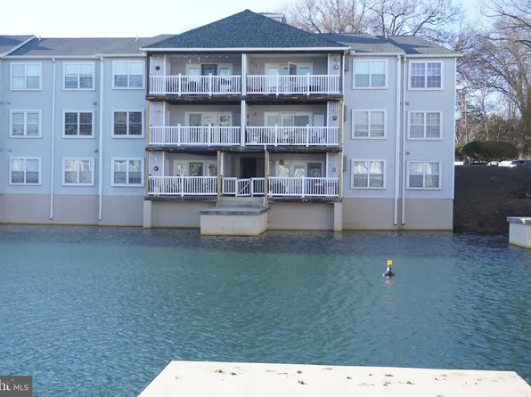 1201 Waters Edge Dr #142, Newark, DE 19702