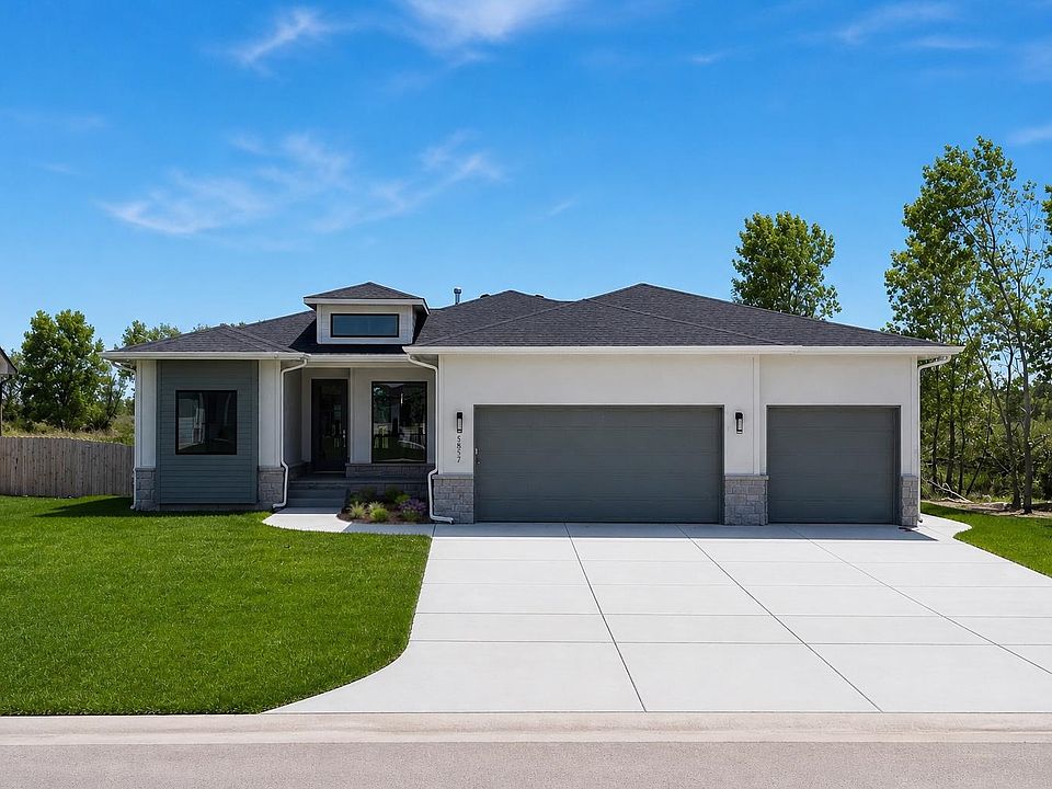 1st image of 5857 N Saint Paul Ct