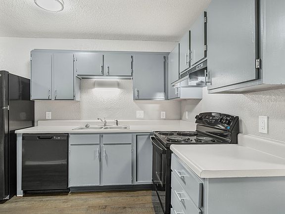 5th image of 1105 Fairway Dr #29