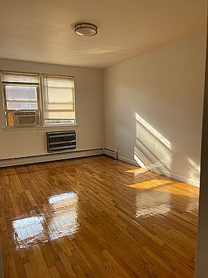 5th image of 188 Bay 47 St Unit 2