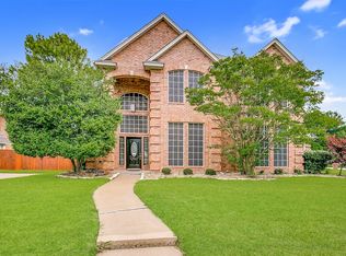 328 Cottonwood Ln, Hurst, TX 76054