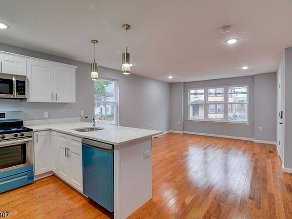 4th image of 46 Columbia Ave #2