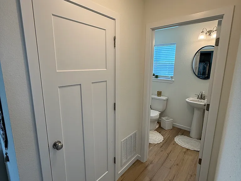 666 E Bluff Cir — Photo 6