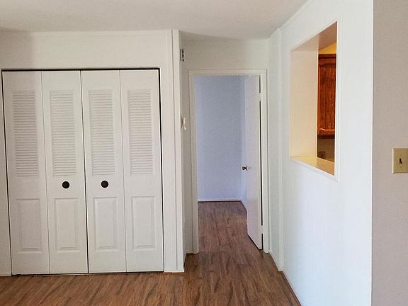 5th image of 170 Talbott St