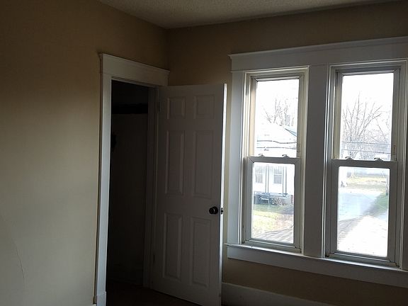 2nd image of 647 E Berrien St