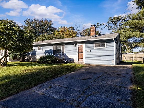 2nd image of 1004 Phillip Dr