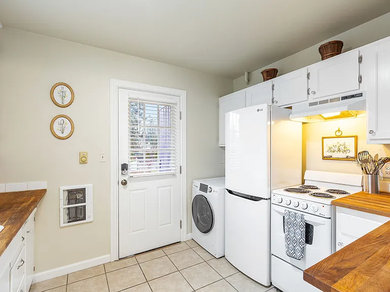 10403 Dekoven Dr SW — Photo 7
