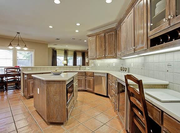4th image of 5819 Marquita Ave