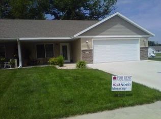 2208 White Oak Dr, North Mankato, MN 56003