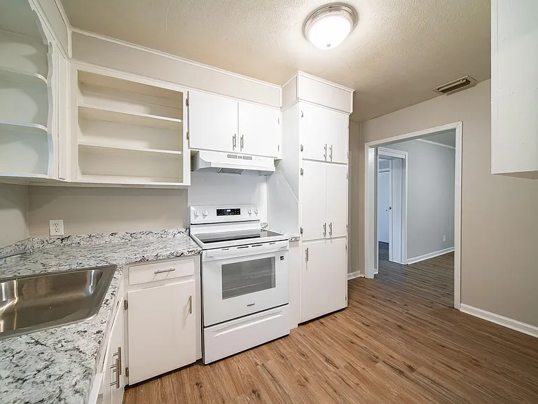 2333 Bruce Ave — Photo 17