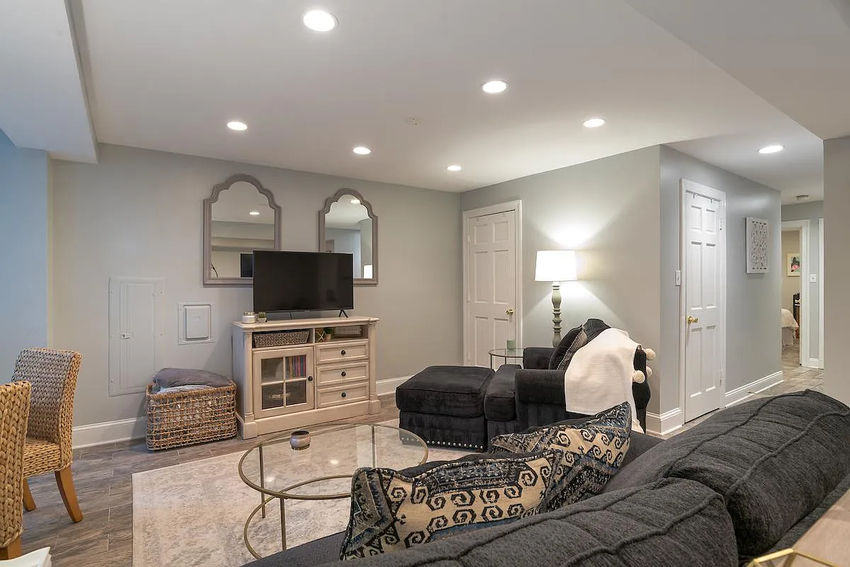 2 bed, 990 sqft, $3,200 — Photo 4
