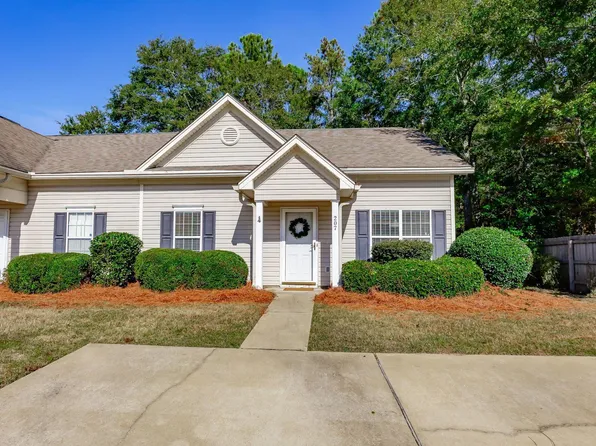 207 Baywood Dr, Lexington, SC 29072