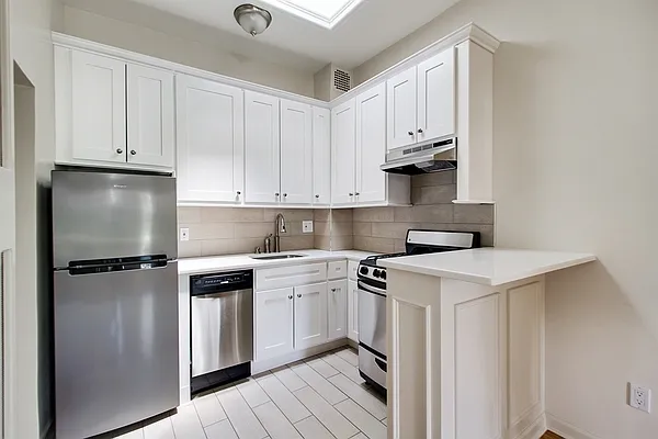 Sold by Conrad Real Estate, LLC | media 8