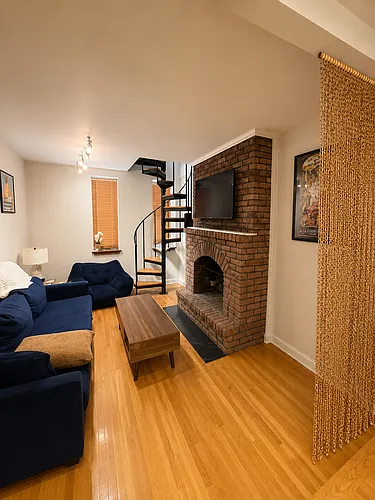 725 Washington St #2 Photo 1