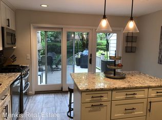 7024 Sulky Ln, Rockville, MD 20852