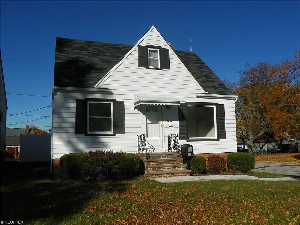 3202 Klusner Ave photo 1