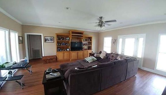 3rd image of 294 Bulldog Ln