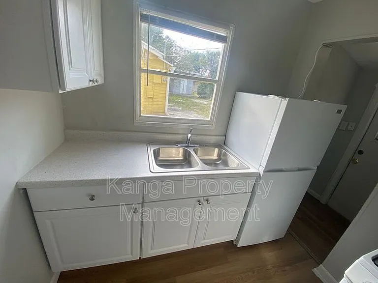 3723 Morton Ave #5 — Photo 10