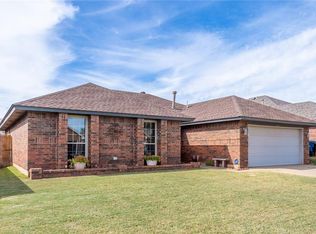 525 Bluegrass Ln, Yukon, OK 73099