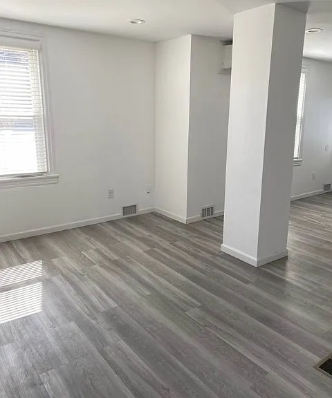 454 Undercliff Ave — Photo 2