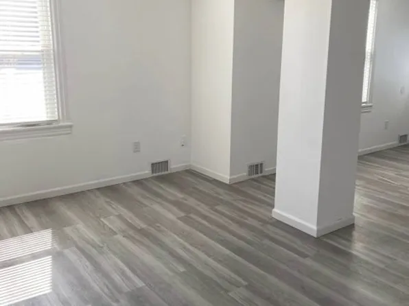 454 Undercliff Avenue image 2 of 16