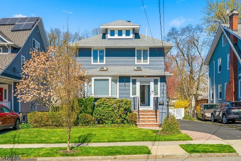 1st image of 76 Montross Ave