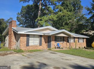 1437 Peach St, Dublin, GA 31021