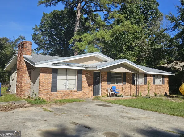 1437 Peach St, Dublin, GA 31021