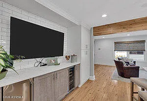 111 Sanborn Ave — Photo 13