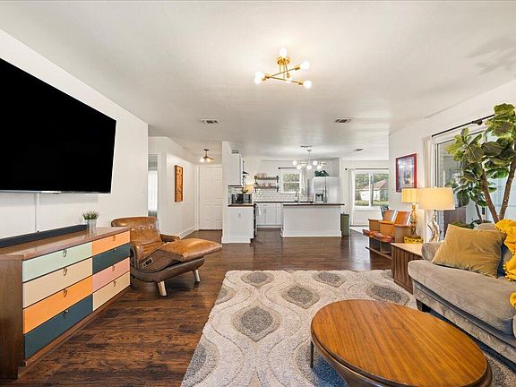 5th image of 8724 Laredo St