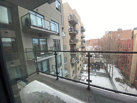 4th image of 25 E 19th St APT 4F