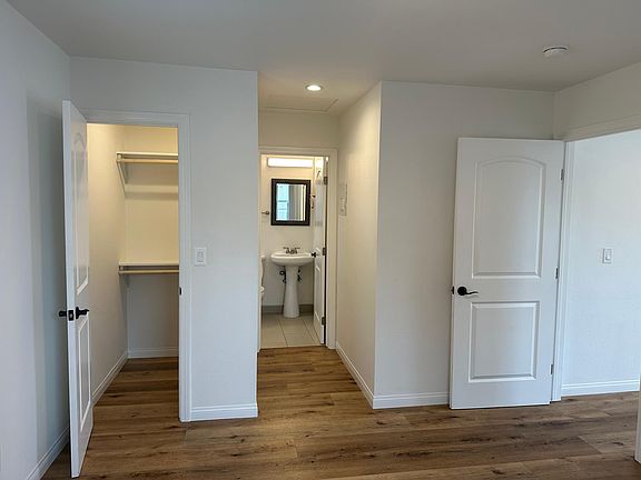 5th image of 3121 E Theresa St APT 4