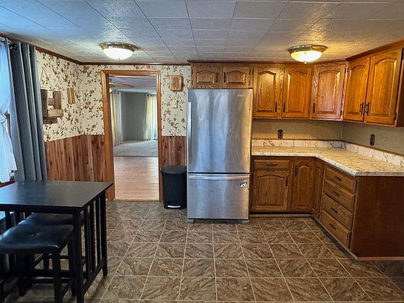 2nd image of 44028 220th St