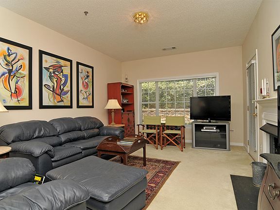 5th image of 410 The Crossings Ln