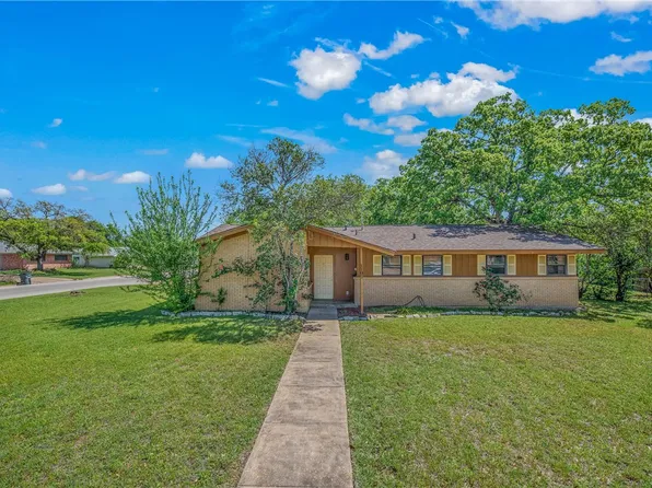 1107 Ruskin Dr, Bryan, TX 77802