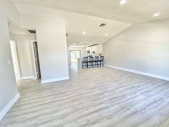 2nd image of 5976 Corson Pl