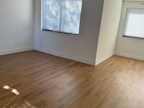 201 W Park Dr APT 203, Miami, FL 33172